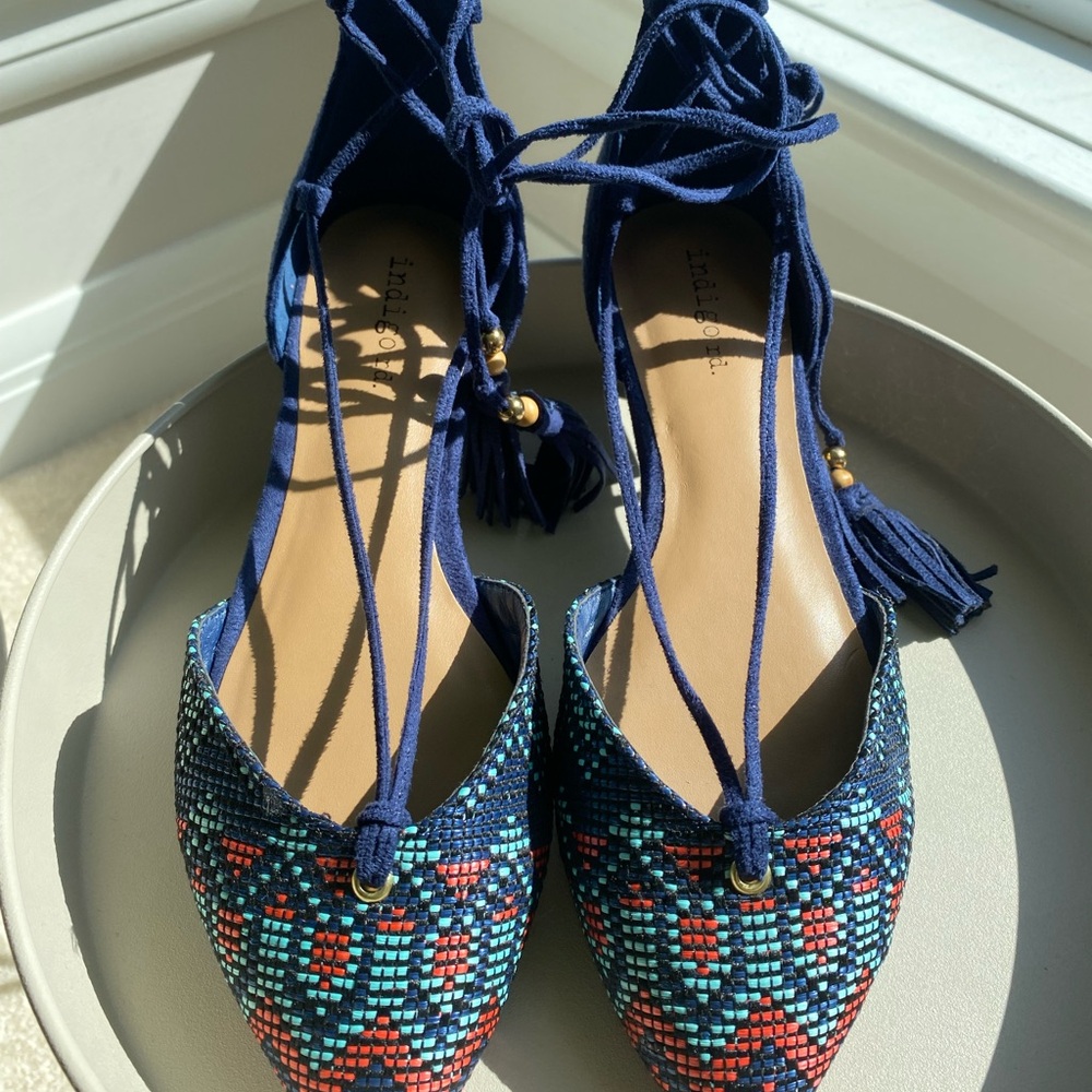 【Brand New】Indigo Navy and Multicolor Geometric Flats